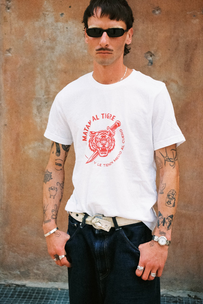 Tiger Venezuelan Proverb Unisex T-shirt –  by Muerte Tropical